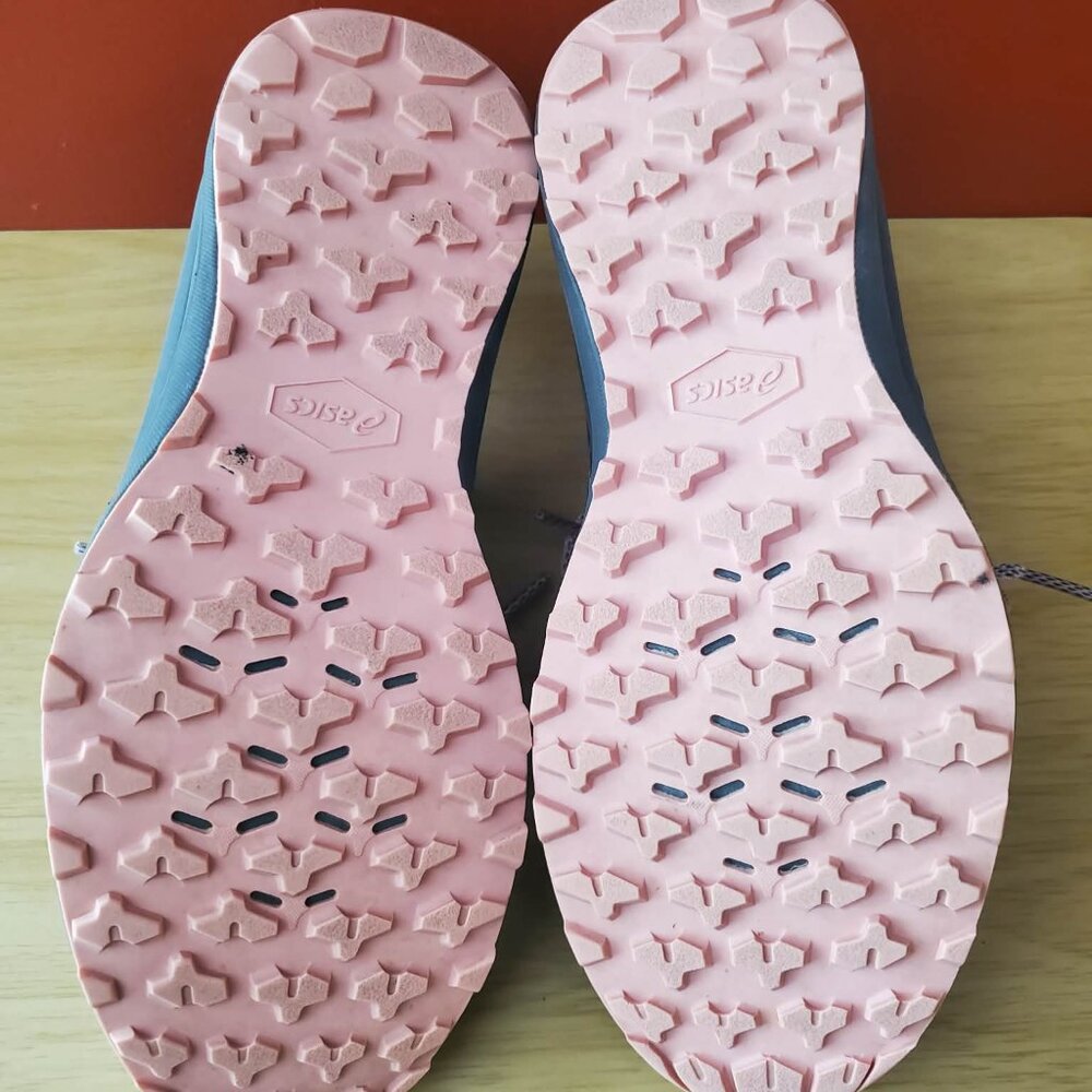 ASICS Gray & Pink - Picture 9 of 11